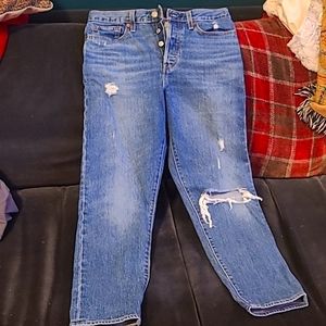 Levi wedgie jeans size 28